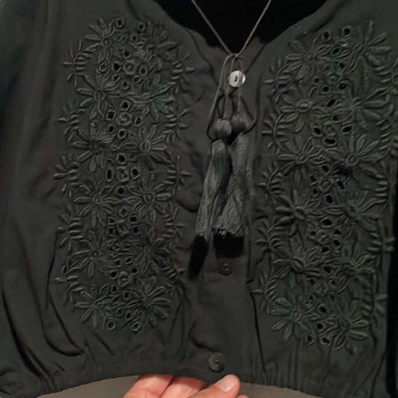 NWOT Chasing Unicorns Valerie Cotton Gauze, Cutwork + Lace Top in Black 🔥 - Picture 9 of 12